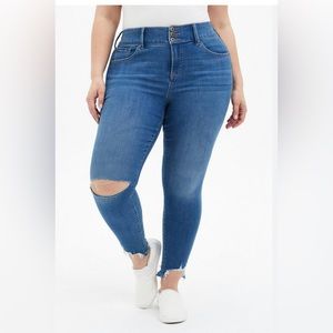 NWT Torrid Jegging Skinny Super Soft High-Rise Destructed Jean - Size 12XS